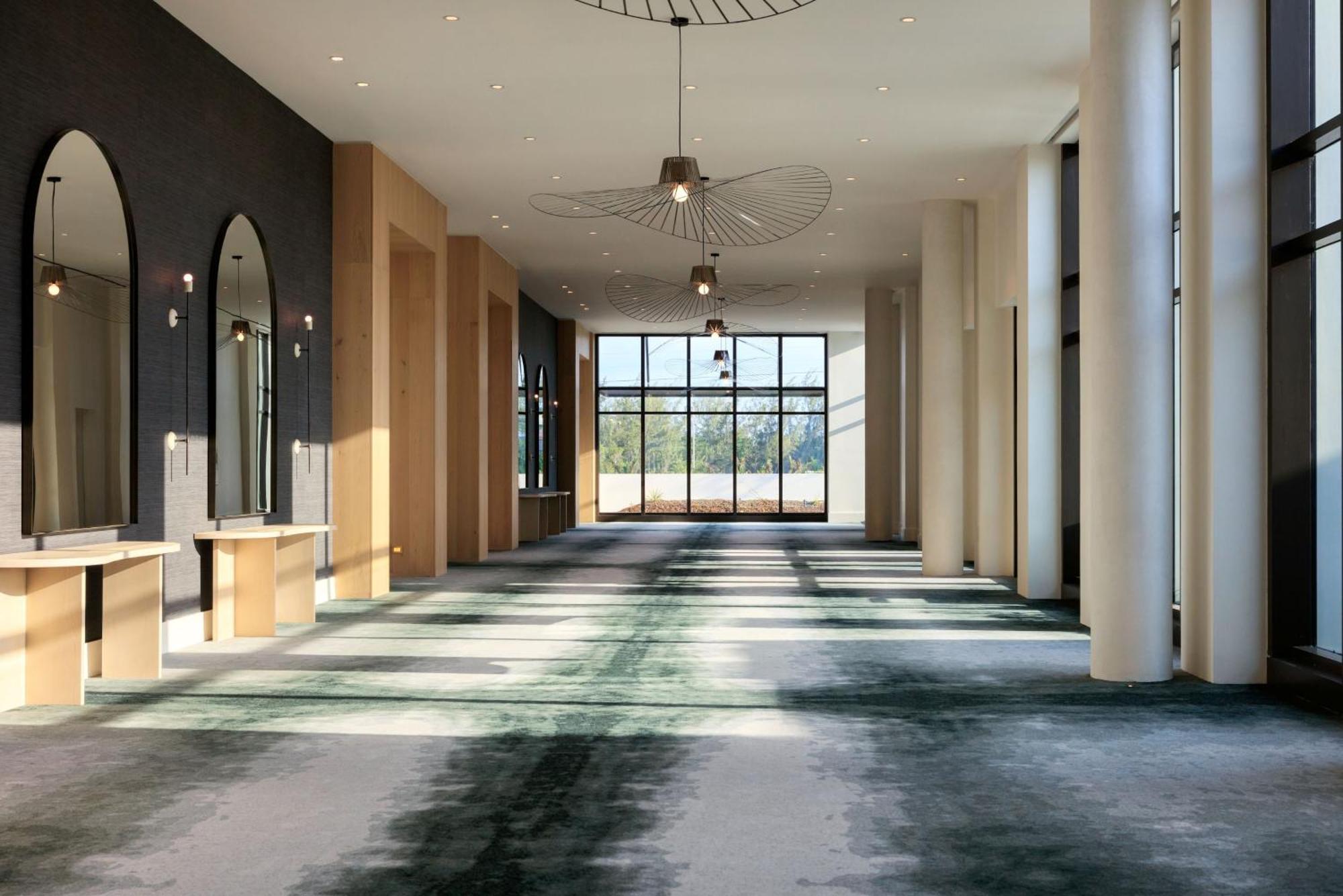 Hotel Indigo Grand Cayman By Ihg West Bay Экстерьер фото