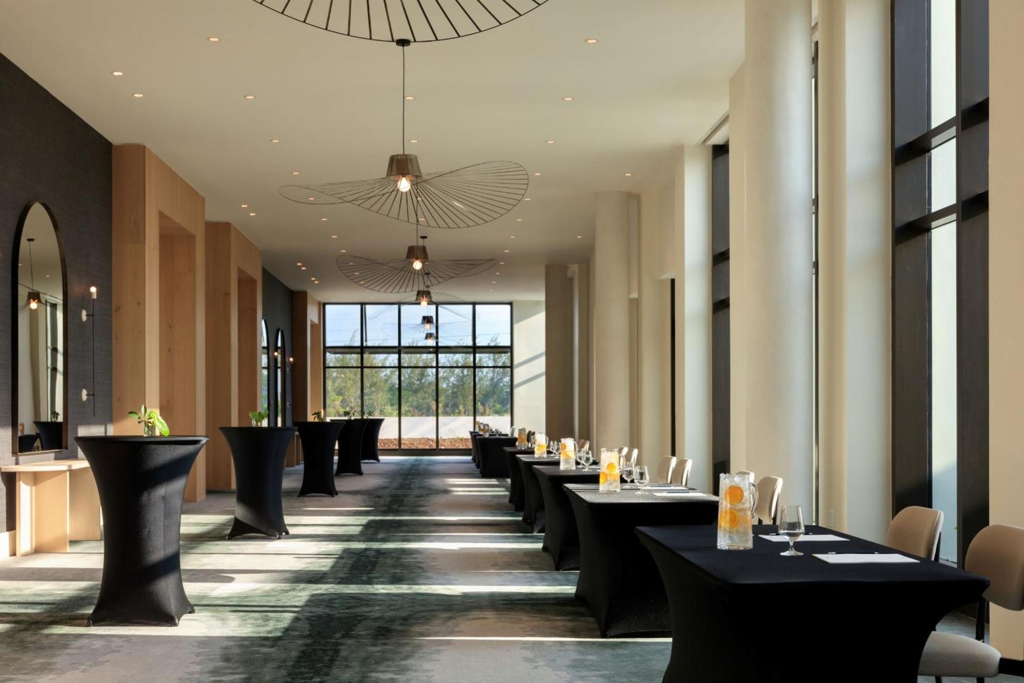Hotel Indigo Grand Cayman By Ihg West Bay Экстерьер фото