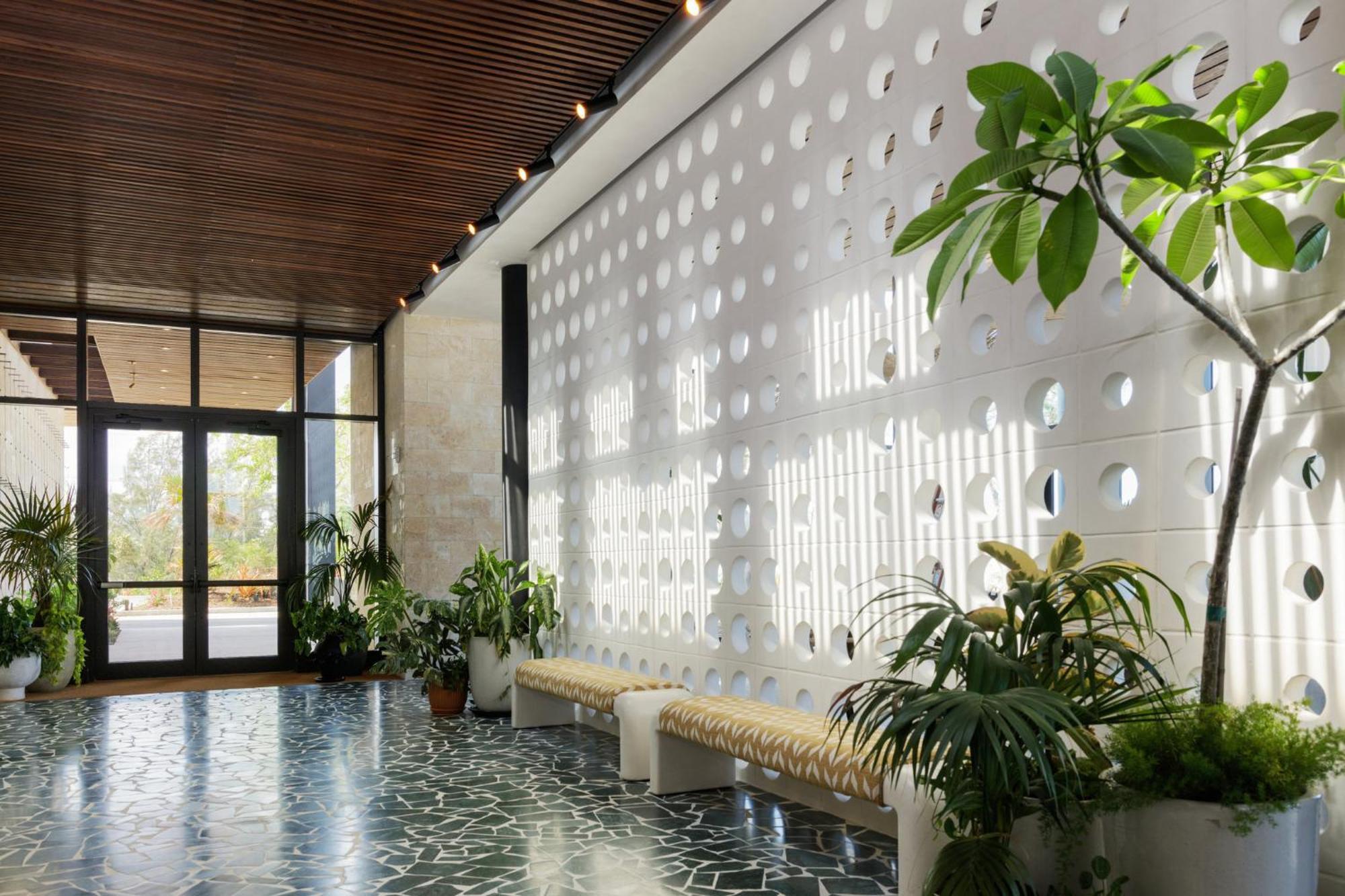 Hotel Indigo Grand Cayman By Ihg West Bay Экстерьер фото