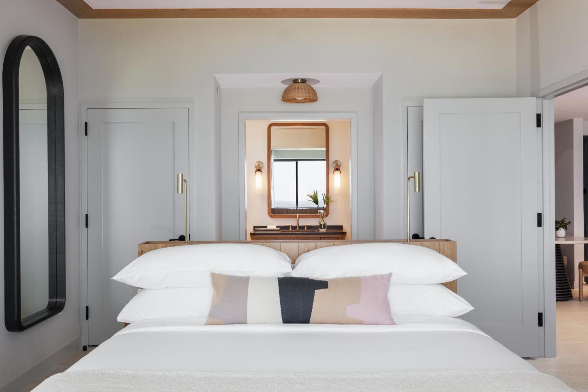 Hotel Indigo Grand Cayman By Ihg West Bay Экстерьер фото